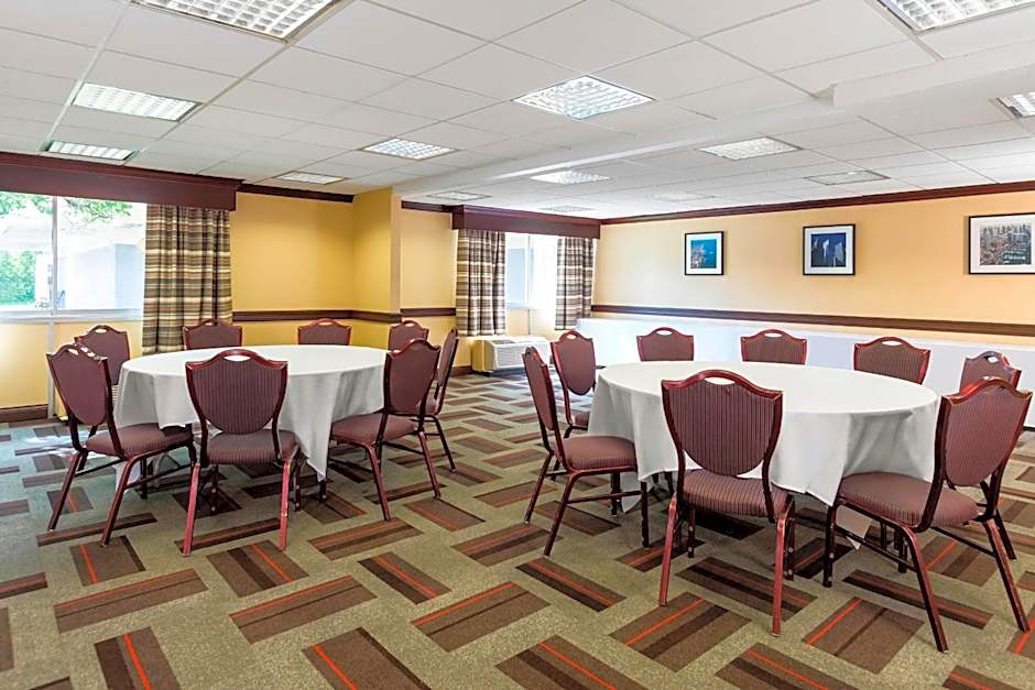 Four Points by Sheraton Chicago OHare Airport