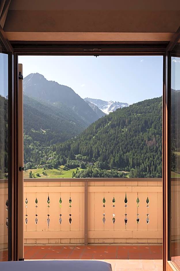 Hotel Vezza Alpine Lodge & Spa