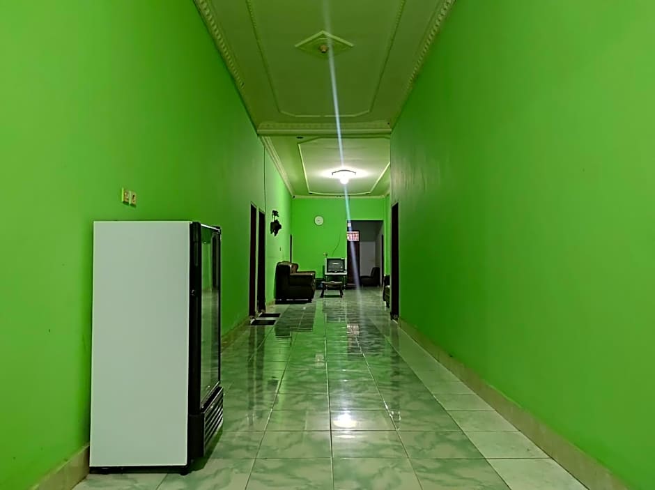 OYO 93411 Syariah Hotel Tomborang