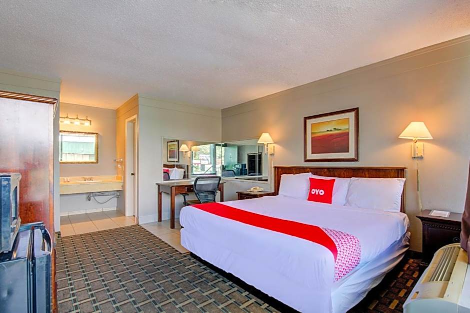 OYO Hotel Douglas GA US-441