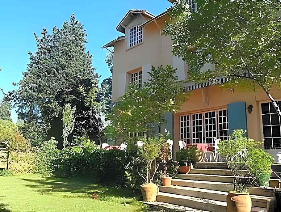 Logis Hotel Le Blason de Provence