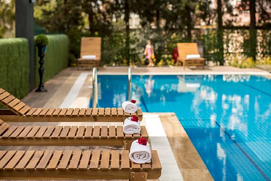 Elanis Suites