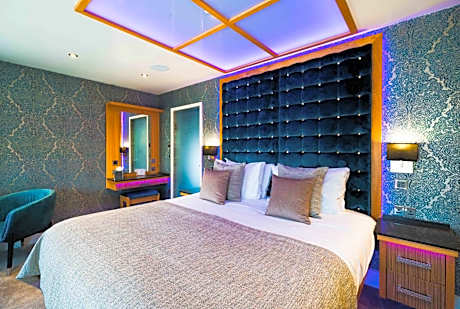 King Suite with Spa Bath