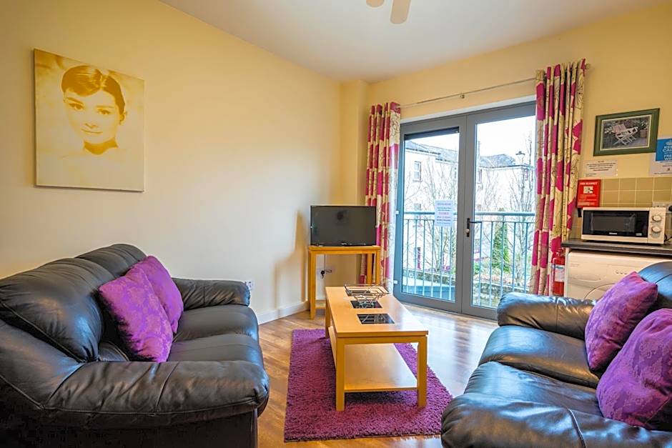 The Courtyard Apartments