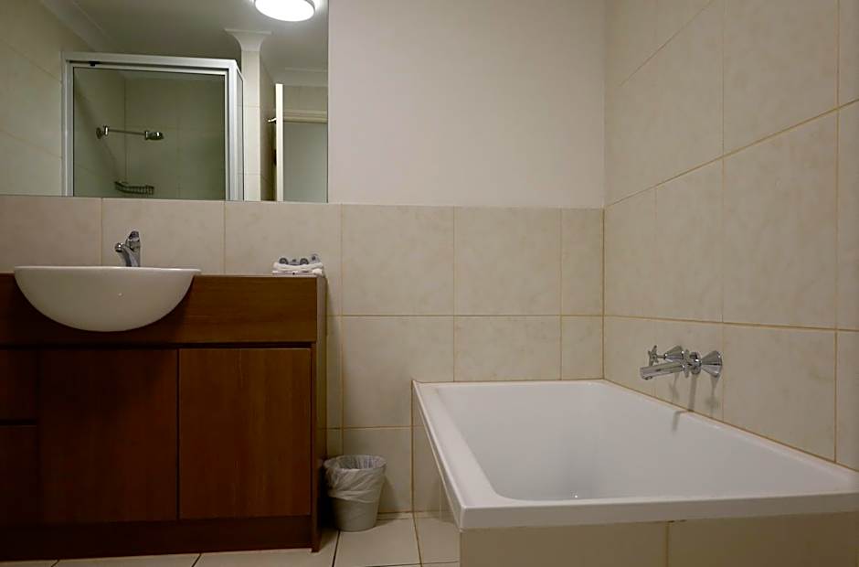 The Australian Hotel Motel