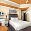 Independence Square 305, Remodeled, 3rd Floor Hotel Room in Aspen's Best Location