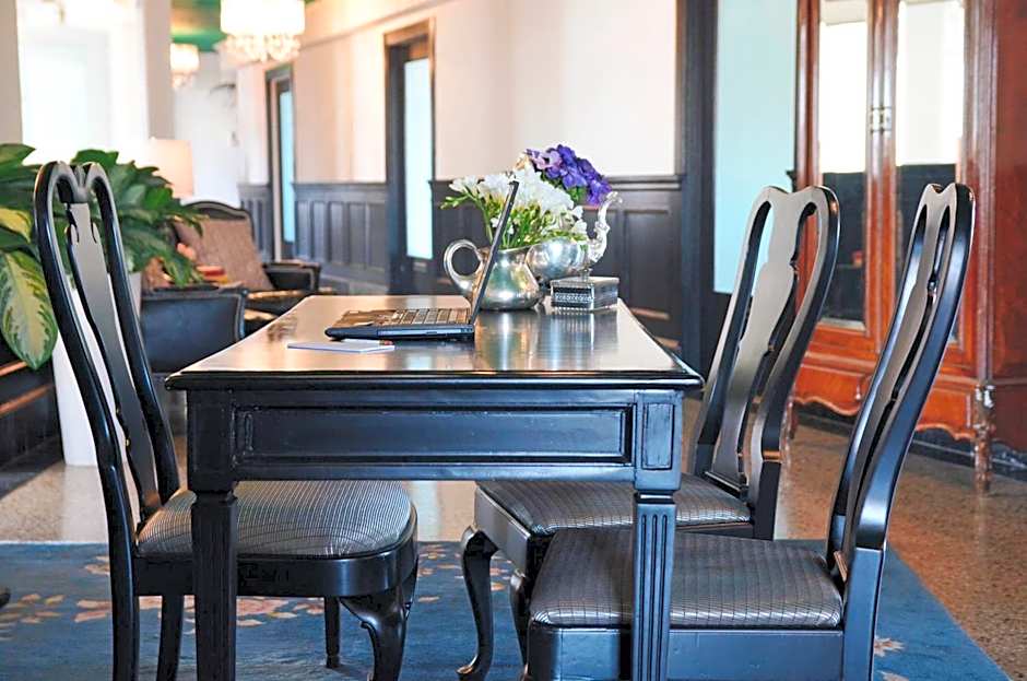 The Culver Hotel
