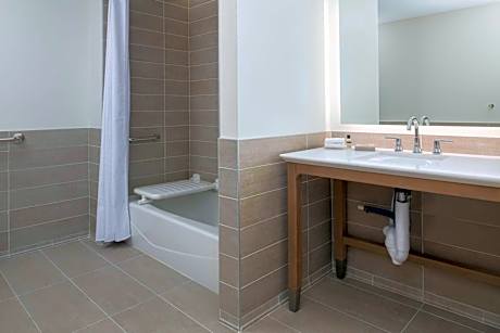 Accessible Guest room, 2 Queen