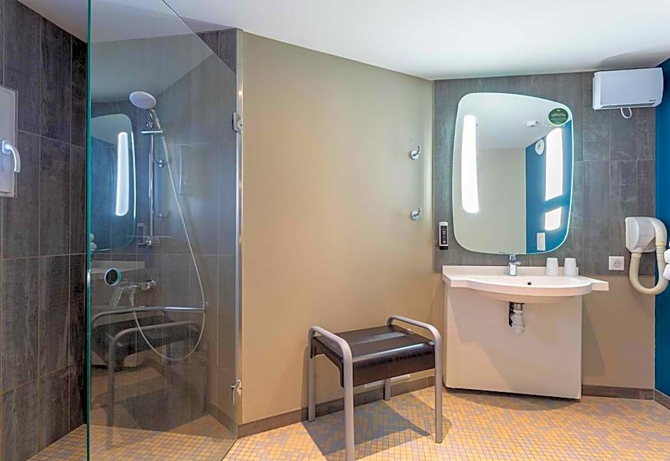 B&B HOTEL Orléans Centre Foch