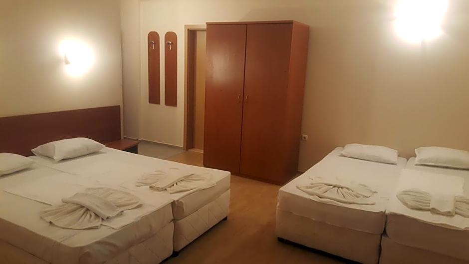 Hotel Seasons 2 – Sunny Beach, WY