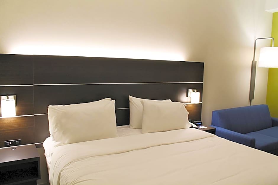 Holiday Inn Express & Suites St. Louise South I-55 By IHG