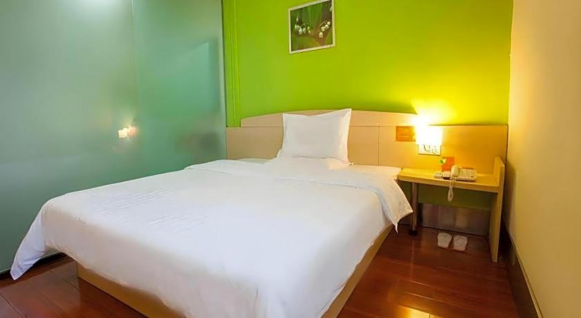 7 Days Inn Tianjin Changhong Park Metro Station