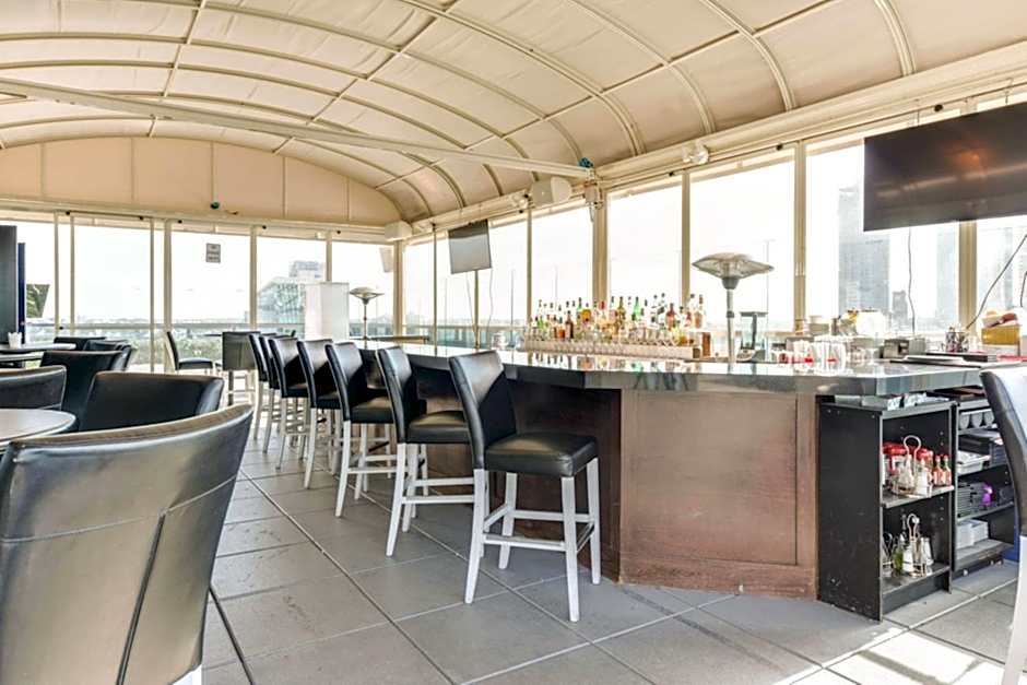 Vista LIC Hotel - Best Western Premier Collection