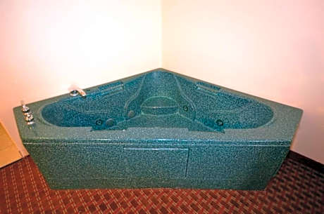 King Suite with Whirlpool - Non-Smoking