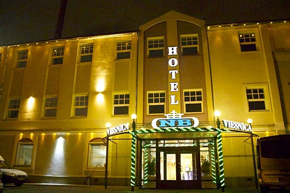 NB hotel with free parking