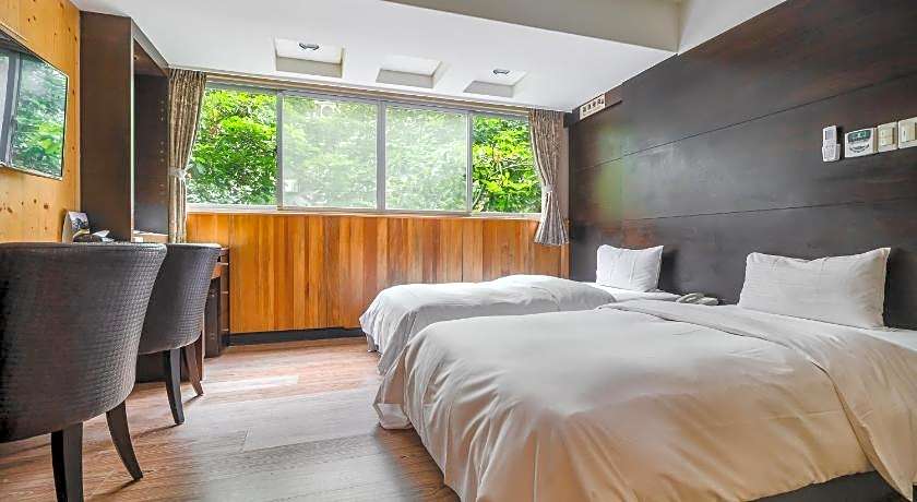 CHECK inn Express Taichung Fengchia