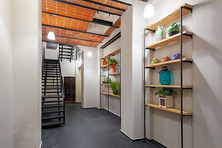 205 Zocalo Cathedral 2bdrmB 2Bath fits 10 AC Apt