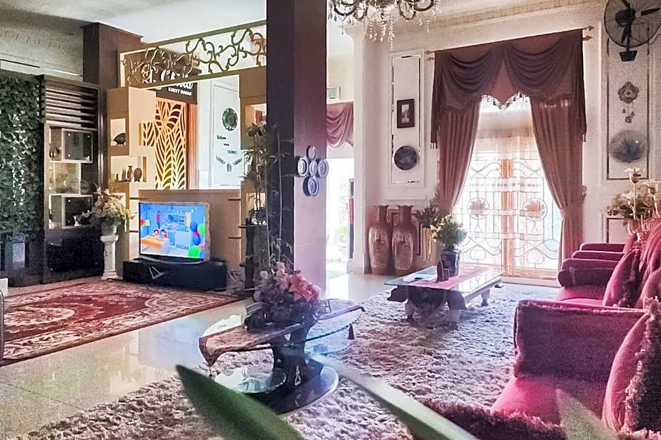 RedDoorz Syariah @ Chilla Guest House Padang