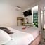 ETNEA 208 LUXURY JACUZZI SUITE Catania