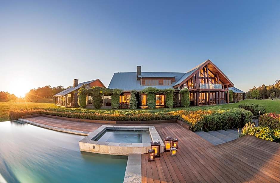 Spicers Peak Lodge