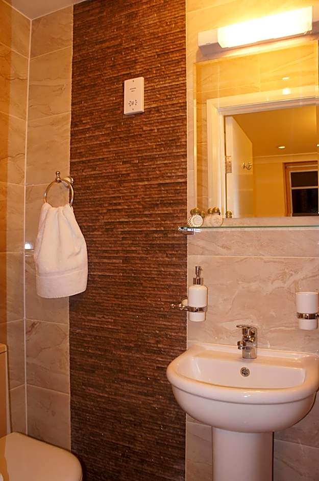 Sapphire Hotel London