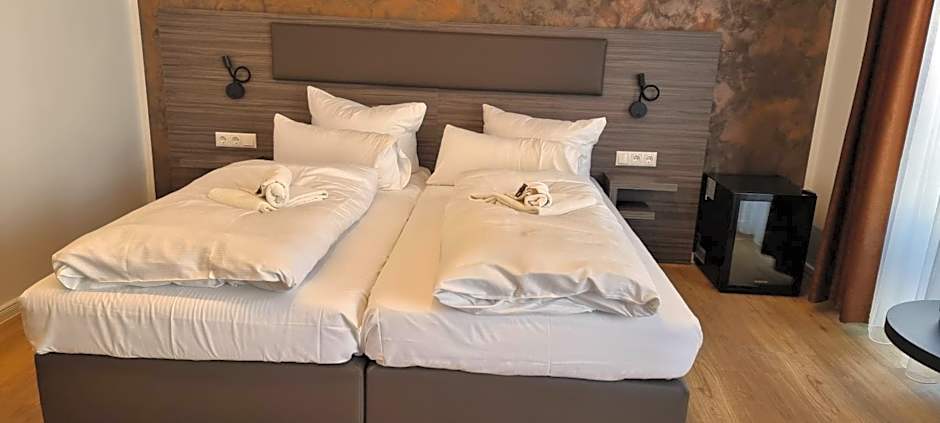 Central Hotel & Lounge Adult Only