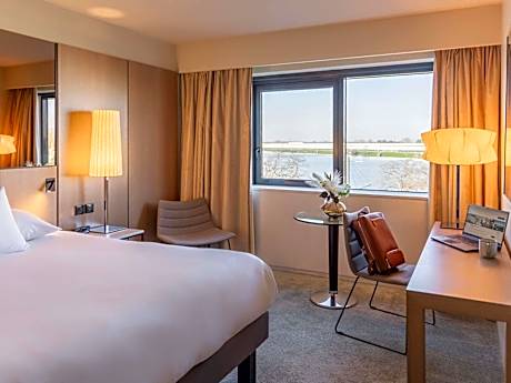Deluxe Double Room with Lake View
