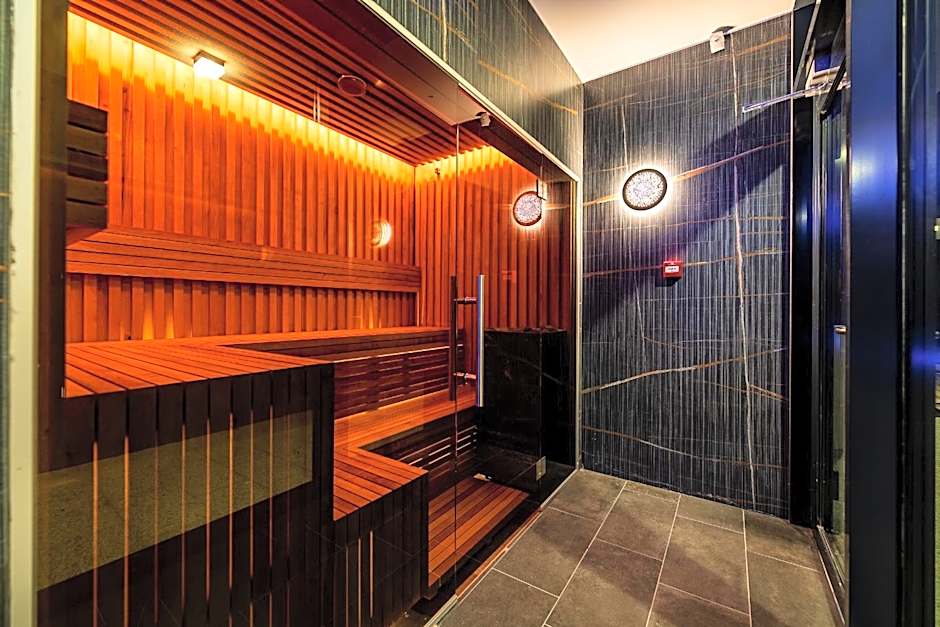 Amsterdam Plaza Hotel & SPA