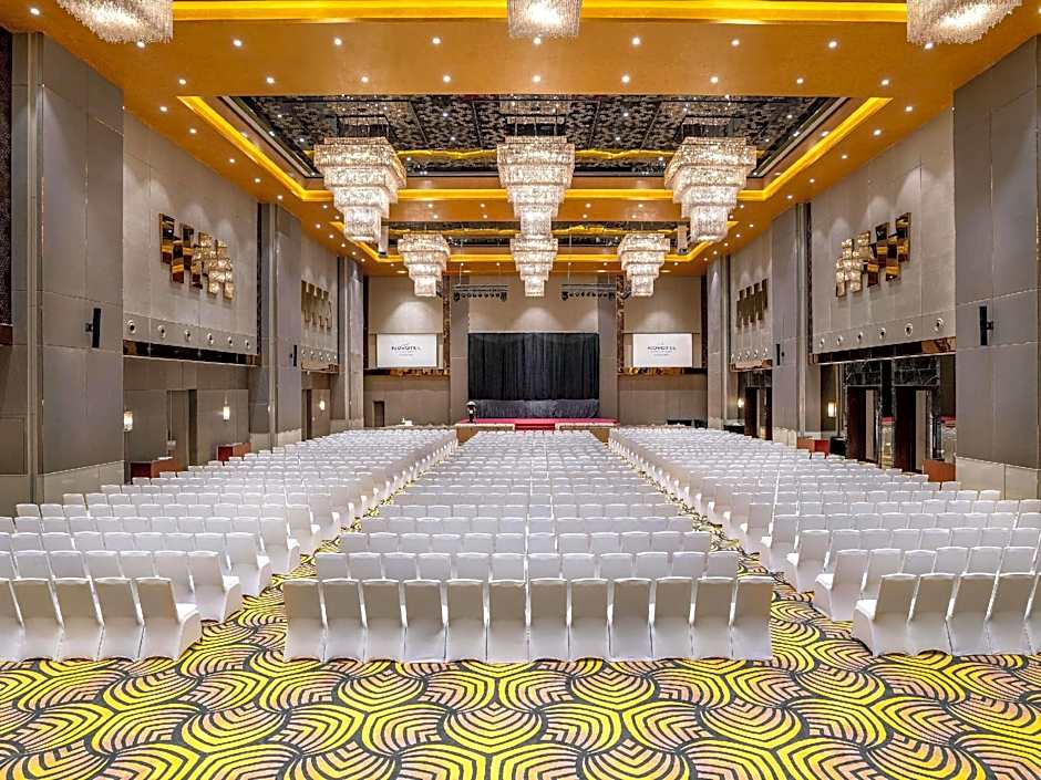 Novotel Yangon Max