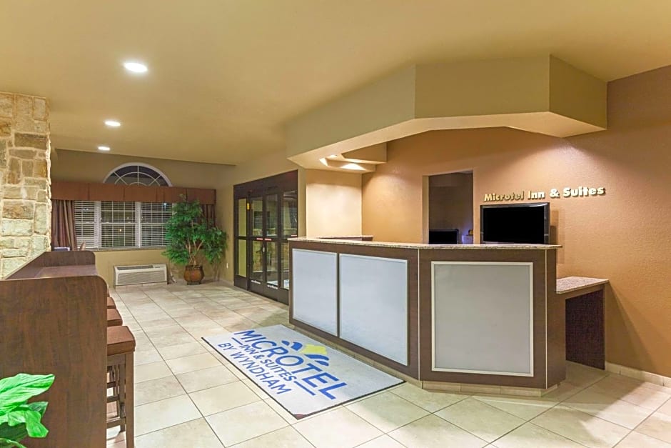 Microtel Inn & Suites by Wyndham Searcy