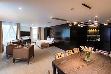 Deluxe Studio Suite with Cathedral View