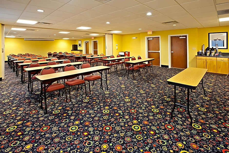 Holiday Inn Express Hotel & Suites Louisville South-Hillview By IHG