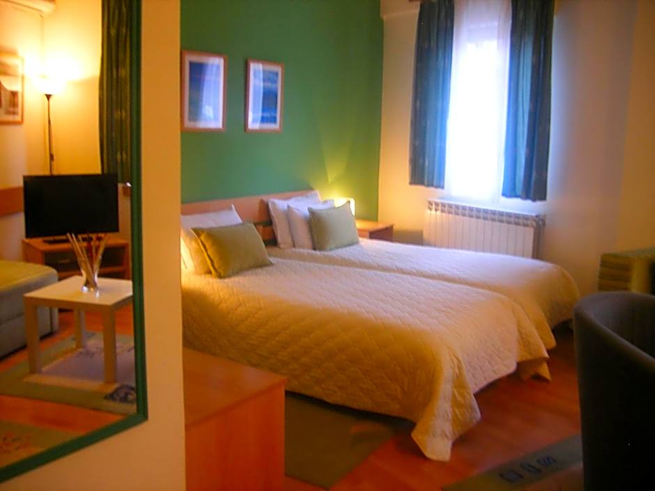 Hotel 7