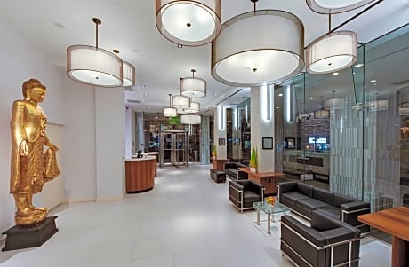 Executive Queen Room, High Floor