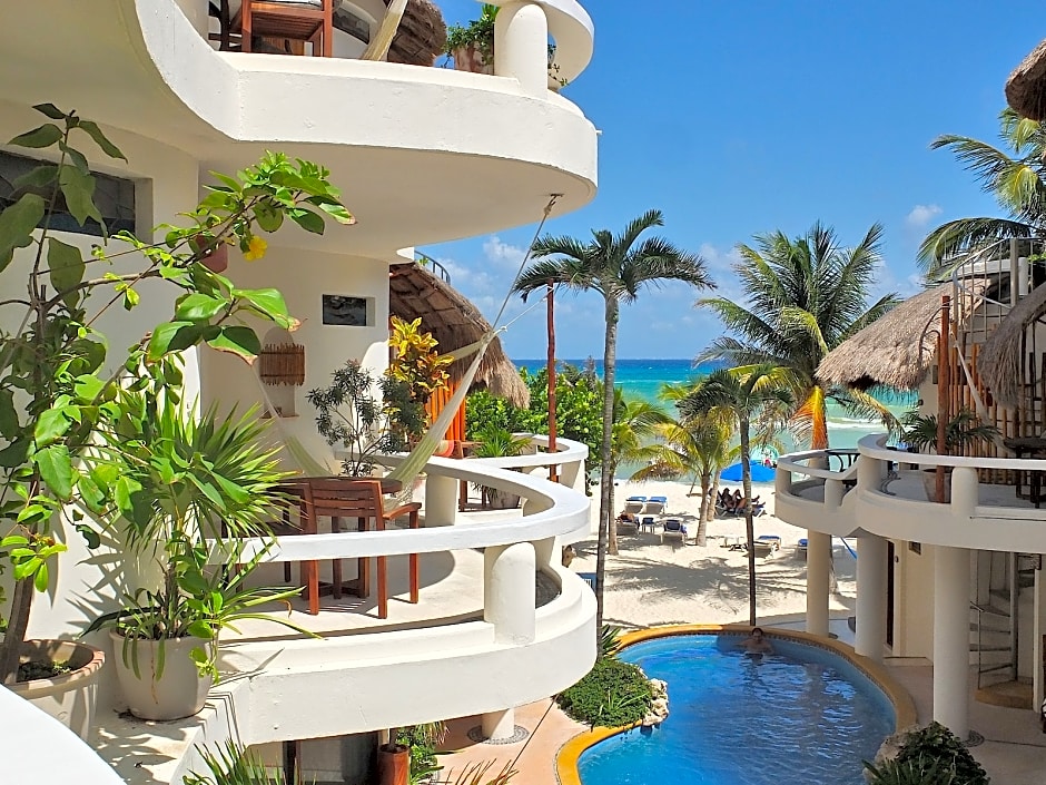 Playa Palms Beach Hotel