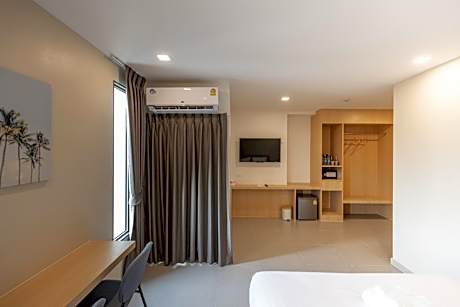 Standard Queen Room