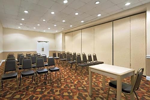 Days Inn by Wyndham Birmingham AL