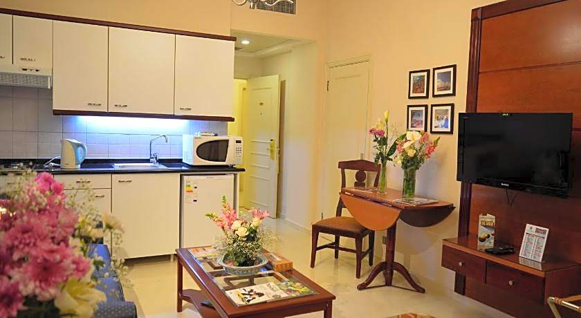 Comfort Hotel Suites
