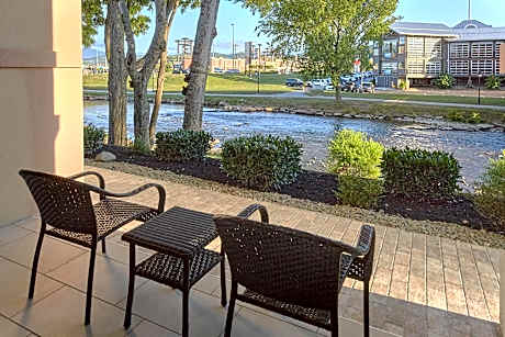River Balcony Double Queen