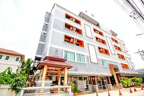 OYO 349 Aroonrung House
