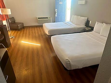 Double Room - Disability Access - Roll In Shower