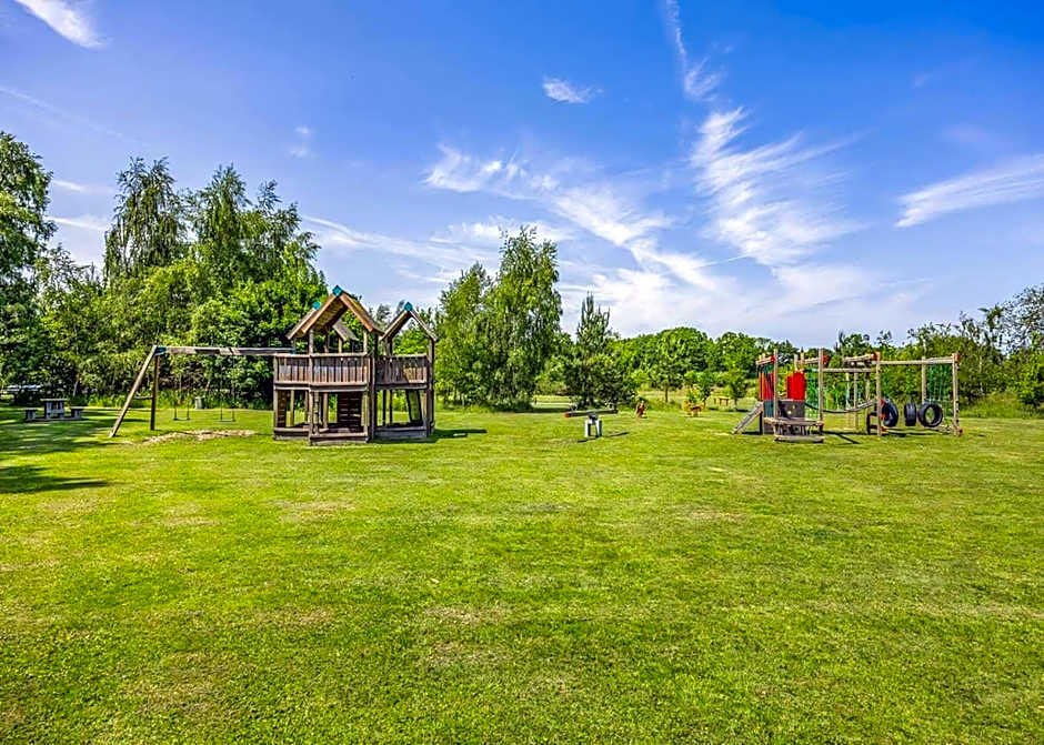 Woodhall Country Park Lodges
