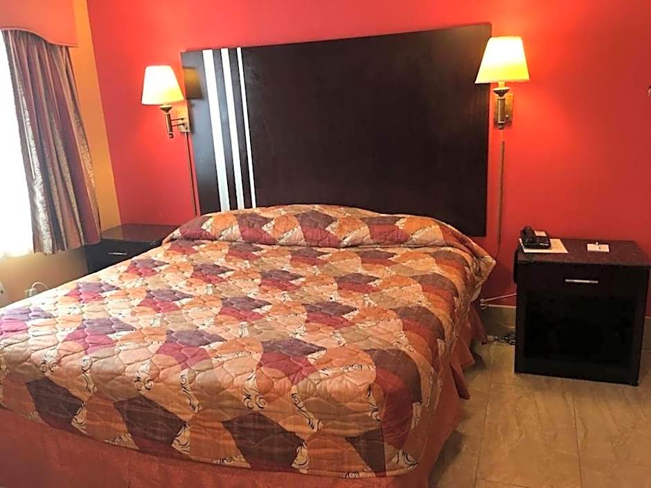 Travelodge by Wyndham Bay Shore Long Island