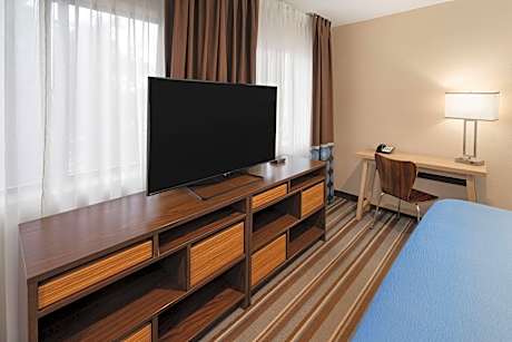 1 King Bed, Studio Suite, Second Floor, Non-Smoking