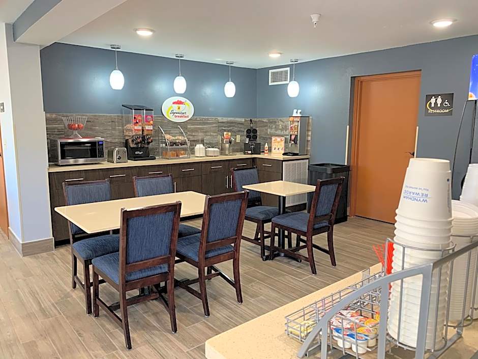 Super 8 by Wyndham Cookeville