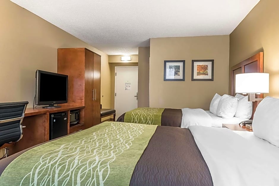 Comfort Inn & Suites Piqua-Near Troy-I75