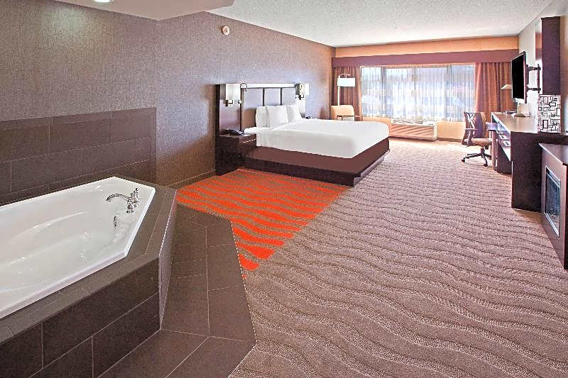 Holiday Inn Express Hotel And Suites Columbus Edinburgh By IHG