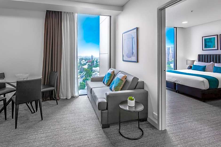 Essence Suites Taringa