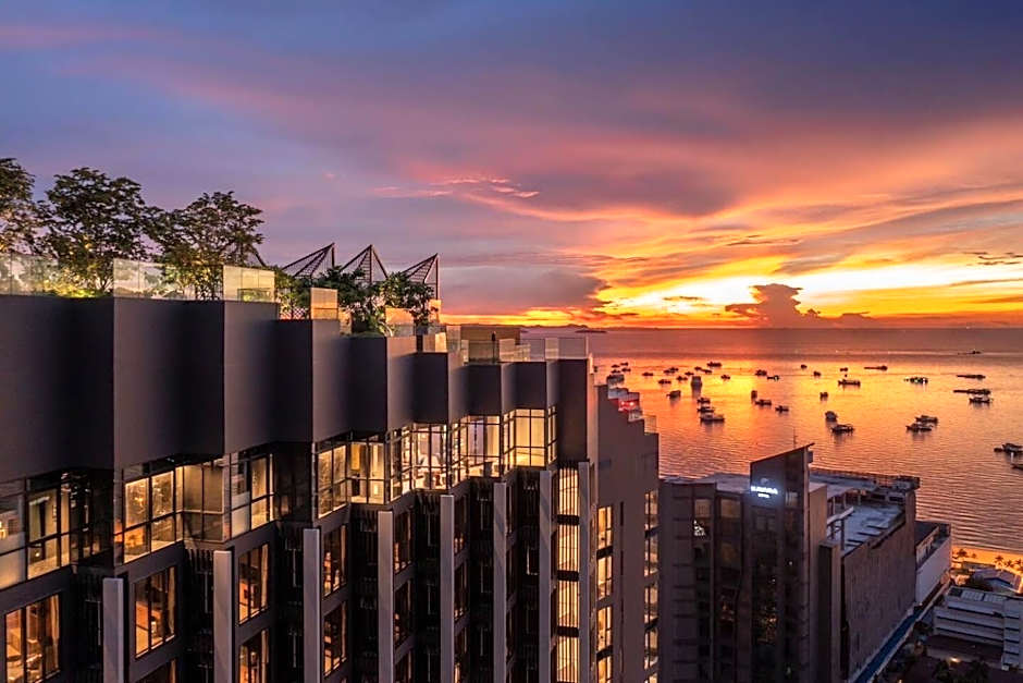 The Edge Central Pattaya เอดจ์ เซ็นทรัล พัทยากลาง