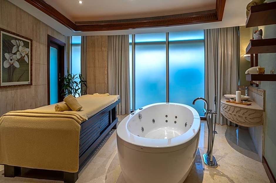 The Diplomat Radisson Blu Residence